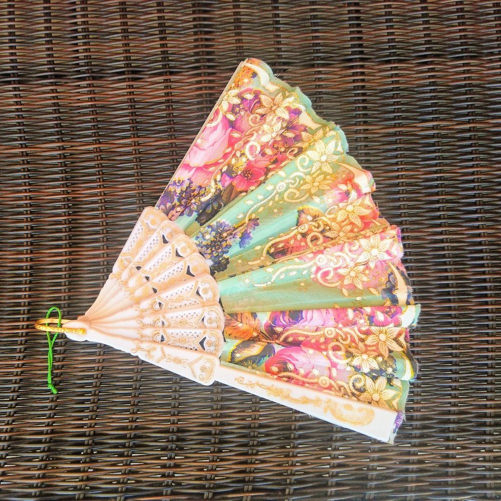 🔥RESTOCKED🔥 Lady's DELUXE F OLDABLE Fanw/STAND! - Picture 2 of 3